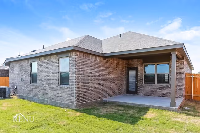 1032 Wheatfield Lane, Crowley, TX 76036 photo 3