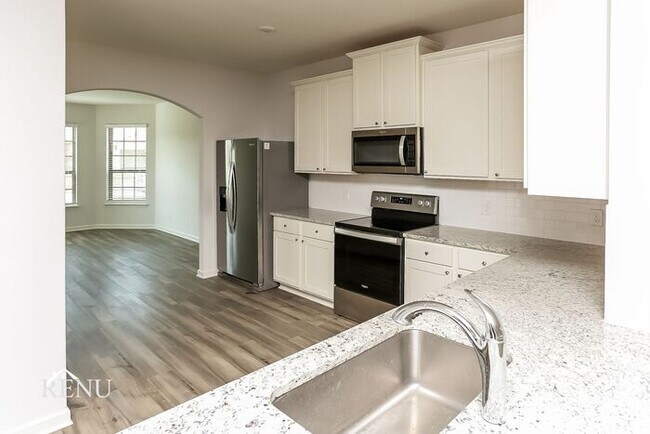 1032 Wheatfield Lane, Crowley, TX 76036 photo 4
