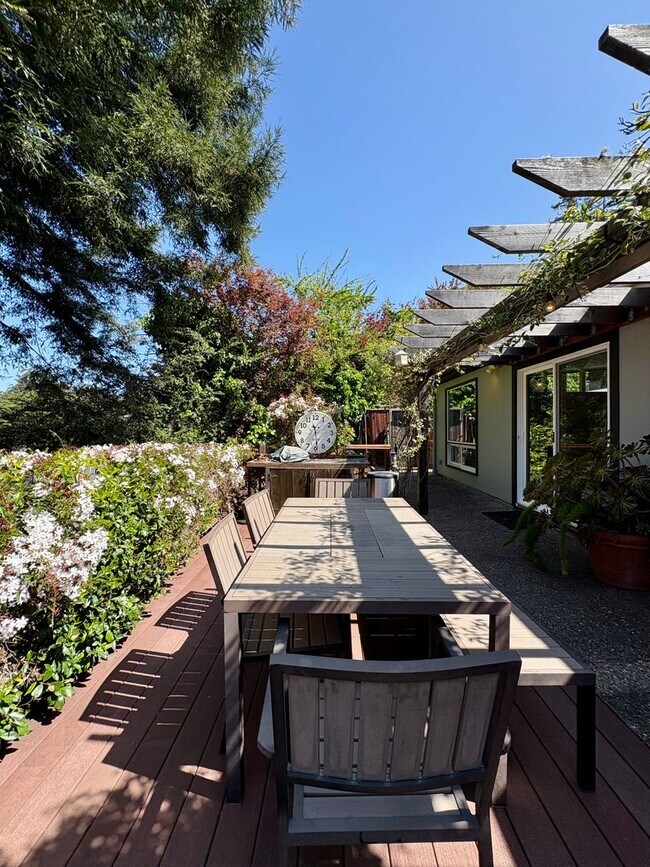Charming 3bd/3ba Home With Cottage Mill Valley photo 5