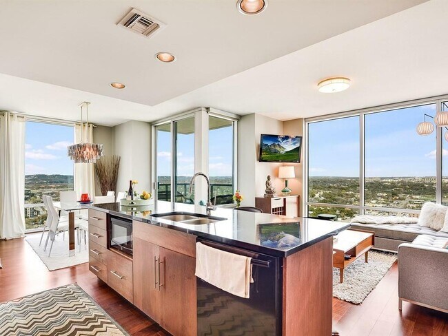 300 Bowie St Austin, TX 78703 photo 2