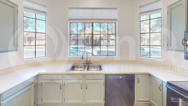941 E Park Ave Gilbert, AZ 85234 photo 3