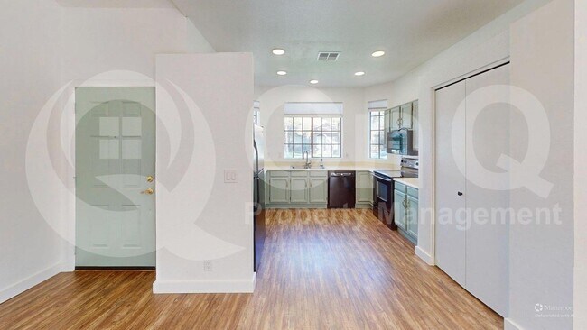 941 E Park Ave Gilbert, AZ 85234 photo 2