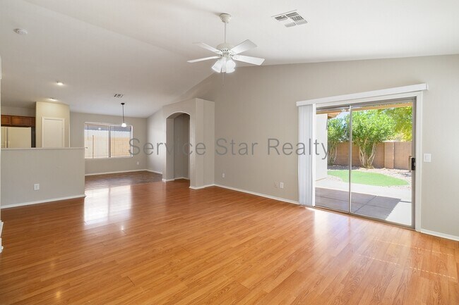 16213 N 161st Dr photo 5