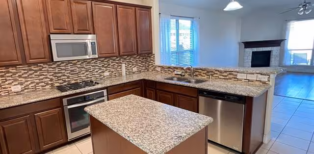 620 Calliopsis St Little Elm, TX 75068 photo 4