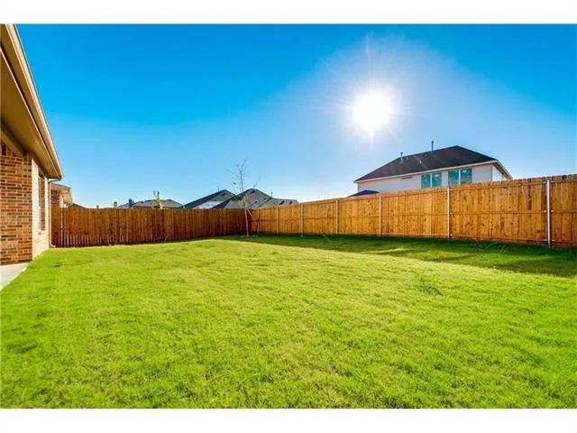 620 Calliopsis St Little Elm, TX 75068 photo 2