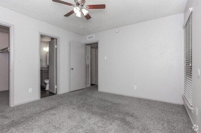 Riverbend Apartments photo 5