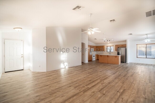 11905 West Maui Lane, El Mirage, AZ 85335 photo 5
