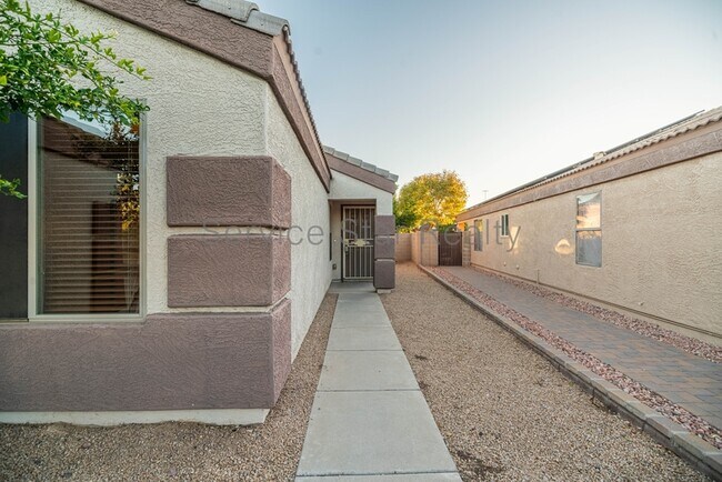 11905 West Maui Lane, El Mirage, AZ 85335 photo 3