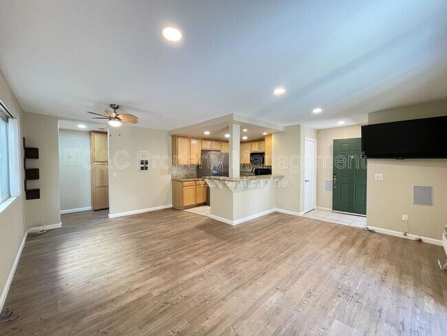 4013 Oakcrest Dr San Diego, CA 92105 photo 4