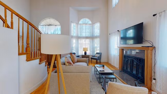 Private Bedroom in Fantastic Cupertino Home with Fenced Backyard photo 2
