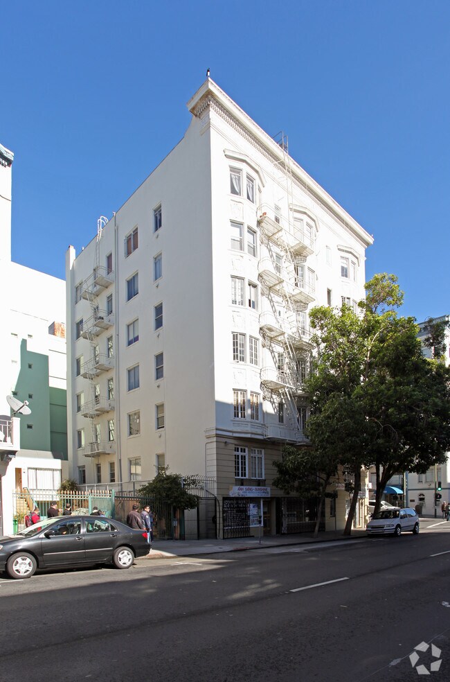 Pearsonia Apartments photo 4