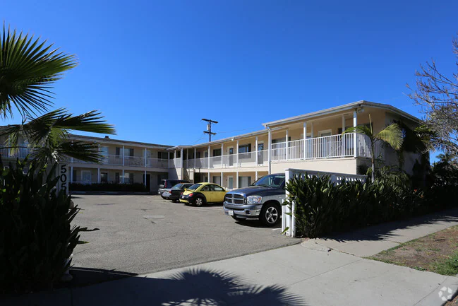 Apartments on Cass St. photo 4