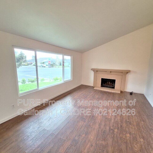 1515 Anna Way Petaluma, CA 94954 photo 2
