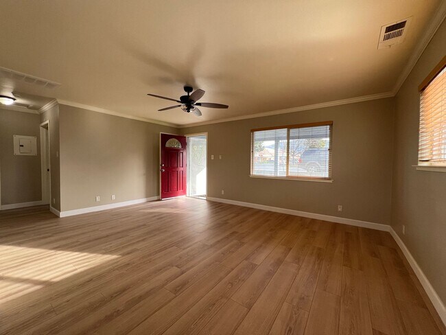 Remodeled 2 Bedroom 1 Bathroom Home in San Jose photo 3