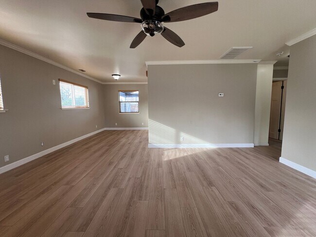 Remodeled 2 Bedroom 1 Bathroom Home in San Jose photo 4