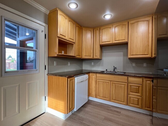 Remodeled 2 Bedroom 1 Bathroom Home in San Jose photo 5