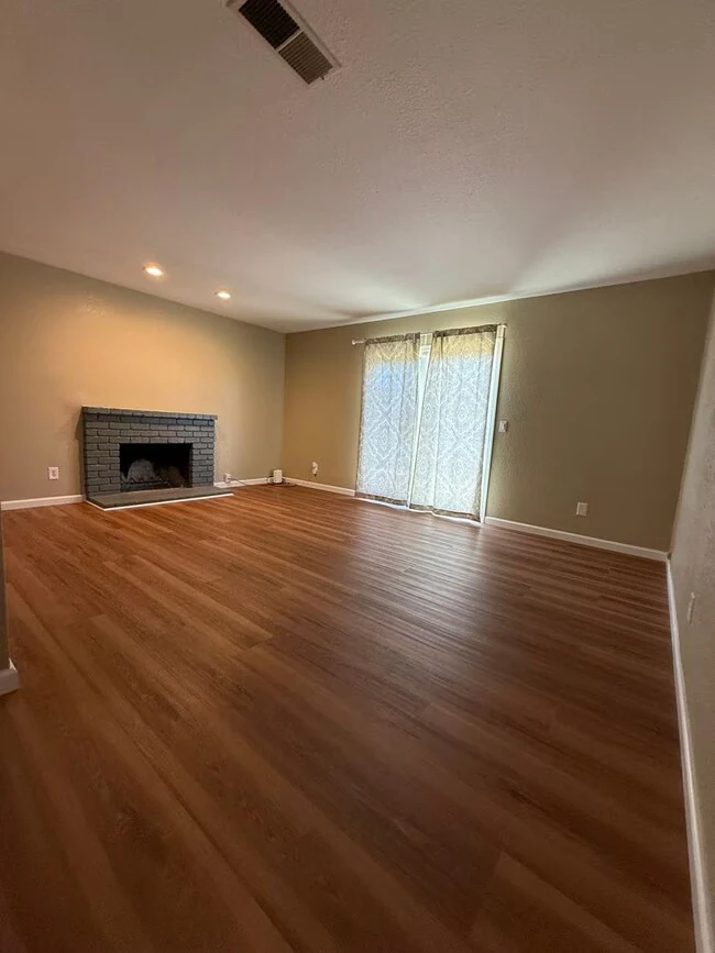 2041 Robin Dr Fairfield, CA 94533 photo 3
