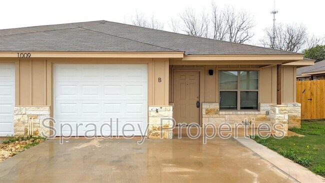 1009B Bandera Ct Belton, TX 76513 photo 2
