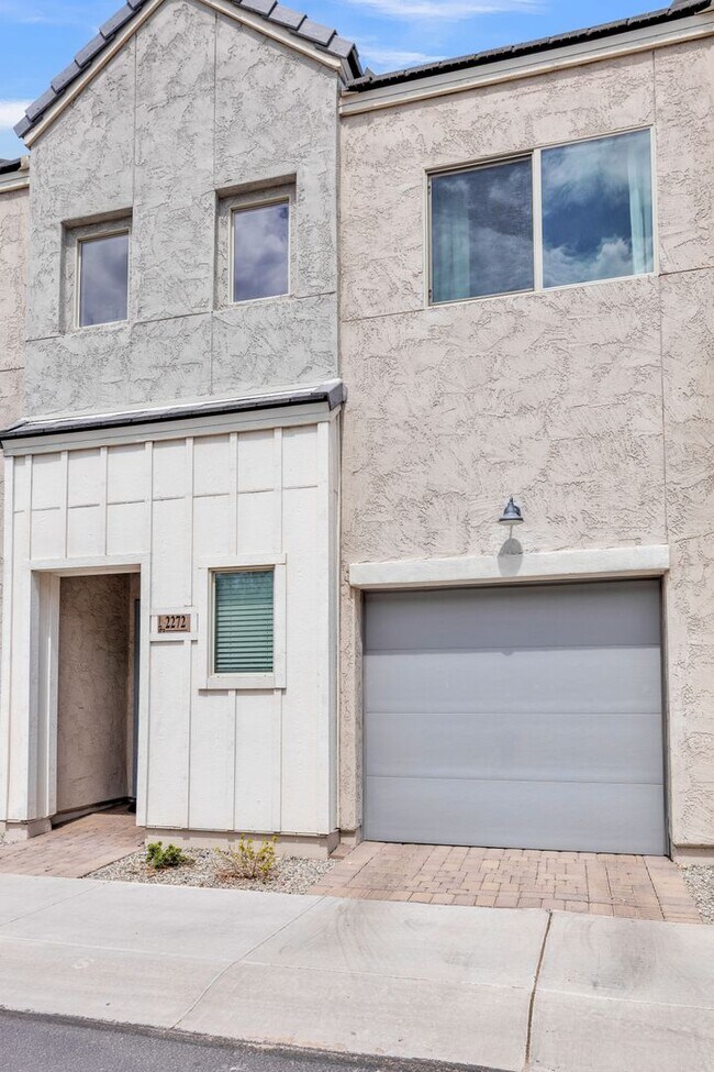 2272 W Harmont Dr Phoenix, AZ 85021 photo 4