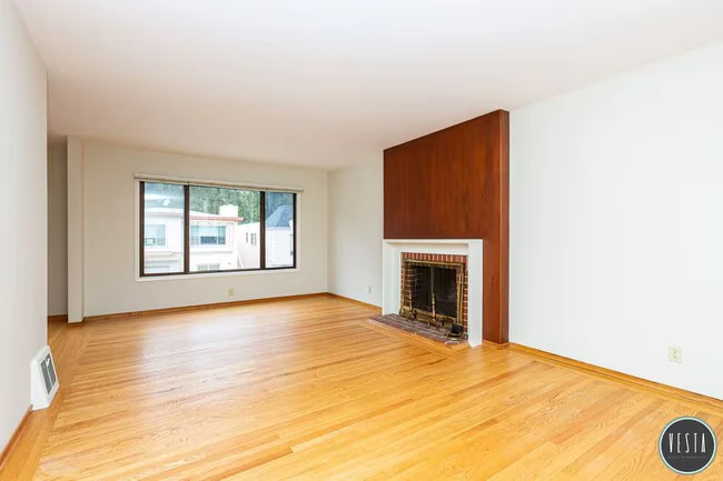 41 Dellbrook Ave San Francisco, CA 94131 photo 2