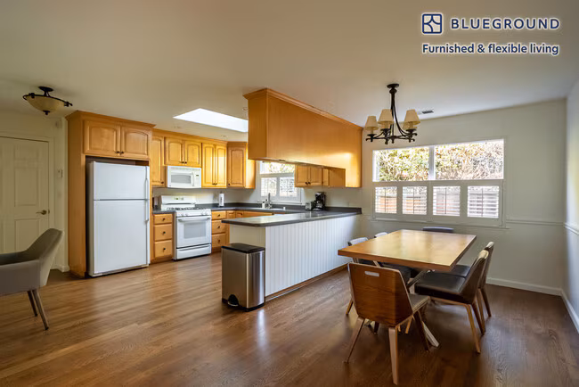 732 Laurel Avenue, Menlo Park, CA 94025 photo 3