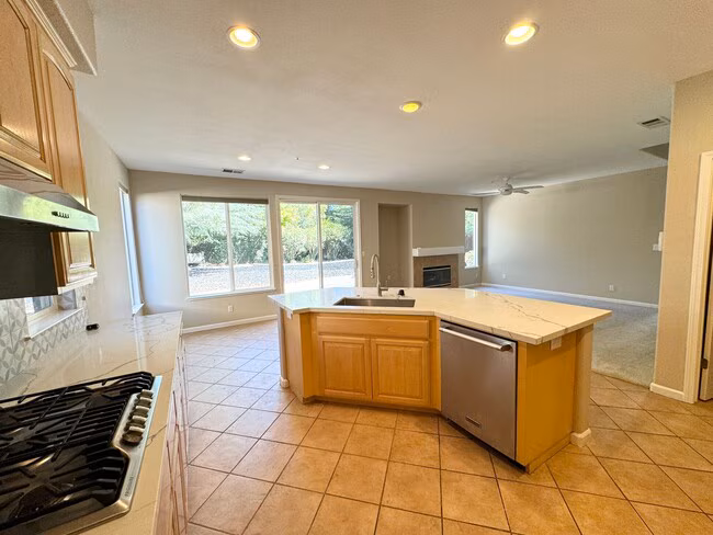Perfect Shape Single Family Home in Livermore with many upgrades photo 5