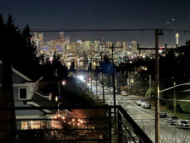4306 Wallingford Ave N Seattle, WA 98103 photo 2