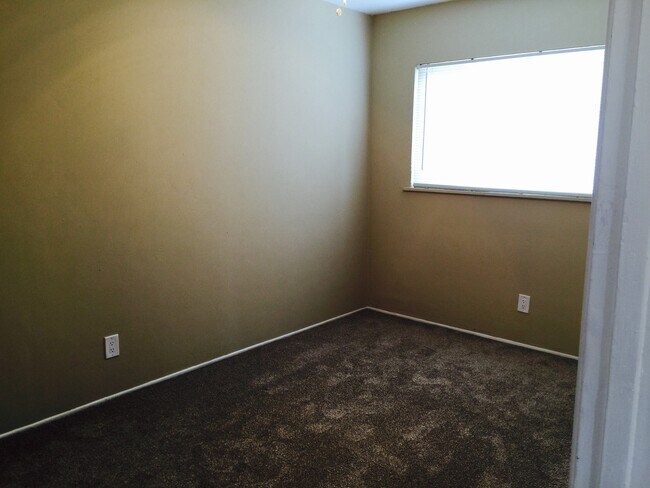 135 Daisy Ave Imperial Beach, CA 91932 photo 4