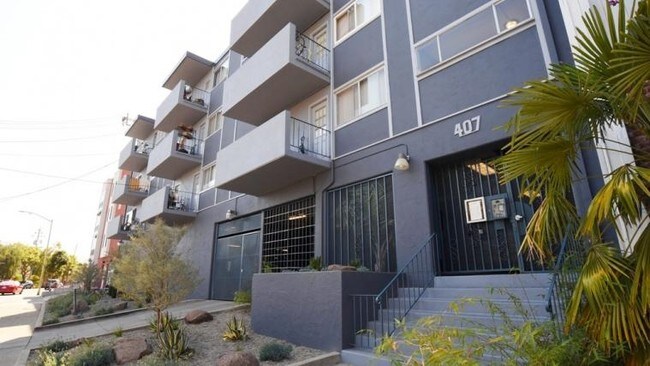 Northwood Court Apartment photo 2