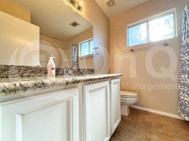 3882 S Hawthorn Dr Chandler, AZ 85248 photo 2