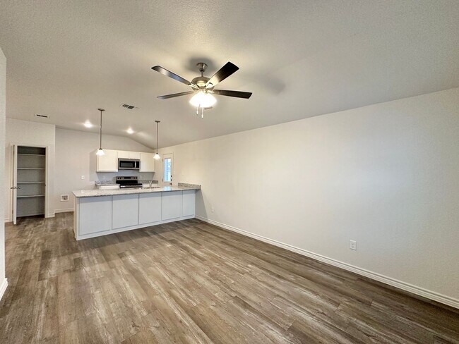 117 A Dolphin Dr Temple, TX 76501 photo 5