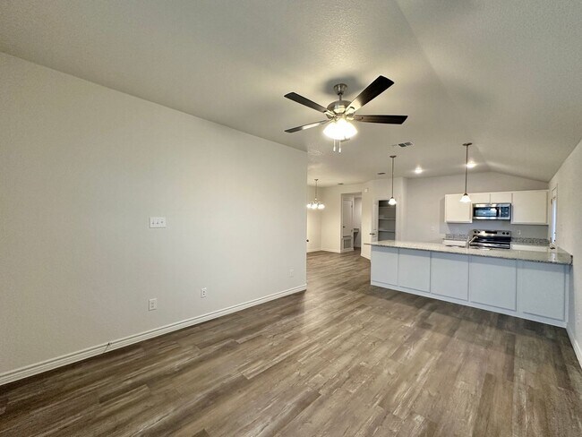 117 A Dolphin Dr Temple, TX 76501 photo 3