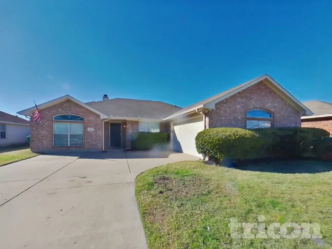 917 Red Oak Trails, Cedar Hill, TX 75104 photo 2