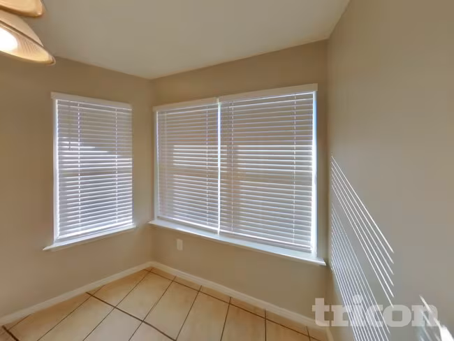 917 Red Oak Trails, Cedar Hill, TX 75104 photo 4
