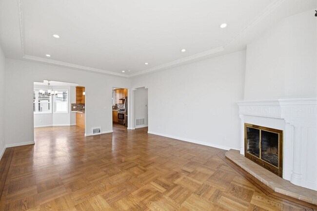 1603 Ortega St San Francisco, CA 94122 photo 3