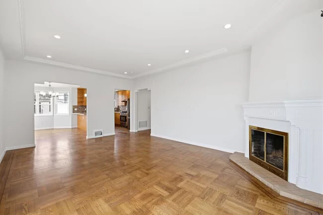 1603 Ortega St San Francisco, CA 94122 photo 3
