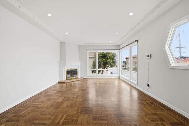 1603 Ortega St San Francisco, CA 94122 photo 2