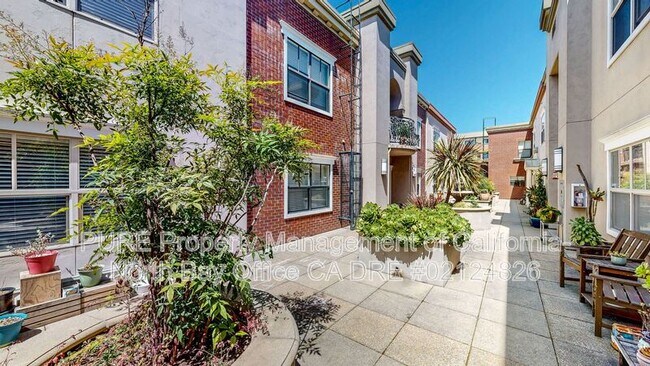 110 5th St Santa Rosa, CA 95401 photo 3