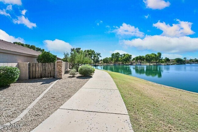 6893 W Firebird Dr Glendale, AZ 85308 photo 5