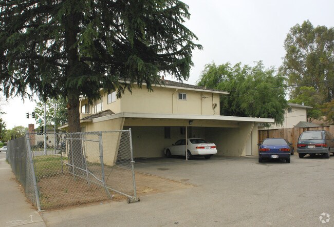 1077 West Hamilton Avenue photo 3
