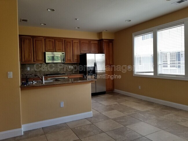 3687 Whitworth Dr Dublin, CA 94568 photo 3