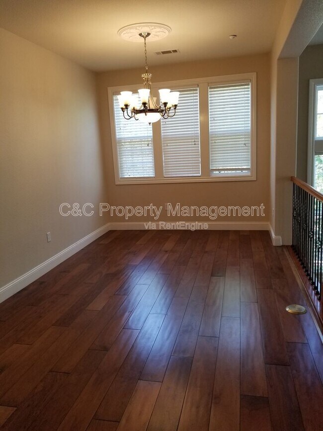 3687 Whitworth Dr Dublin, CA 94568 photo 5