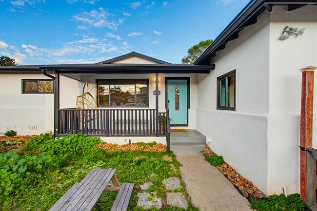 1418 Marshall St Oceanside, CA 92054 photo 3