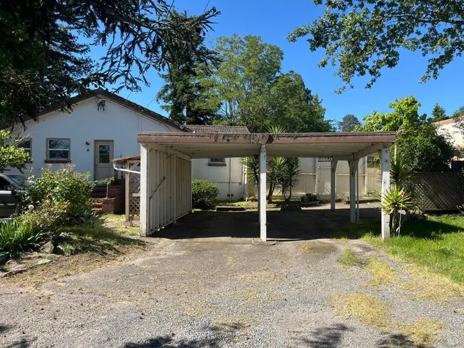 20 Eucalyptus Rd Petaluma, CA 94952 photo 2