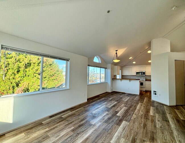 3221 Franklin Ave E Seattle, WA 98102 photo 3