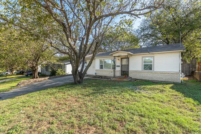 3045 Olive Place, Fort Worth, TX 76116 photo 2