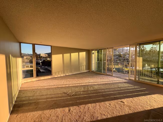 8111 Camino Del Oro San Diego, CA 92037 photo 3