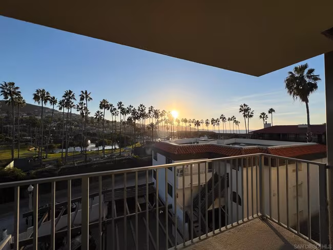 8111 Camino Del Oro San Diego, CA 92037 photo 2