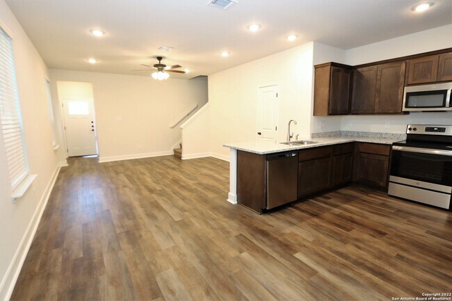 10310 Lynwood Branch San Antonio, TX 78245 photo 4
