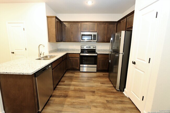 10310 Lynwood Branch San Antonio, TX 78245 photo 3